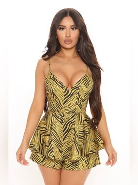 Fashion Nova Fashion Nova Bahama Mama Printed Romper -Yellow/combo